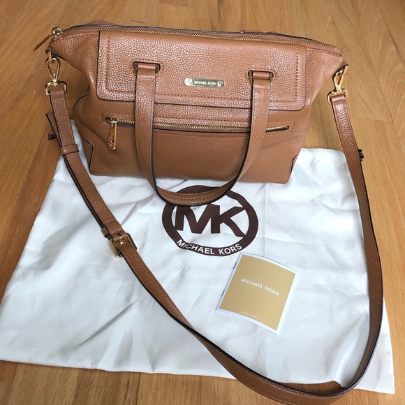 Michael Kors Handbags - Michael Kors Mackenzie medium zip top satchel